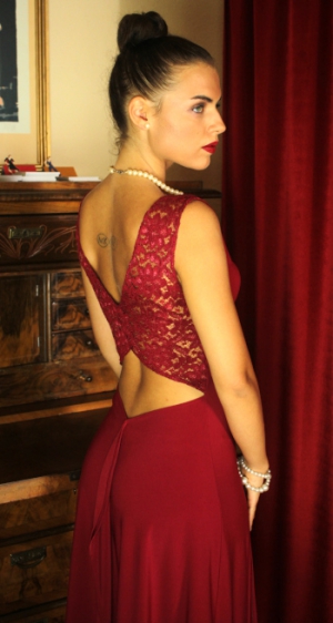 rotes tangokleid mit roter spitze